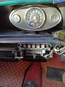 センターメーター＆左はクーラー吹き出し口